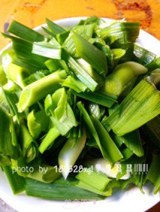 家常菜：蒜苗肉片的做法步骤：1