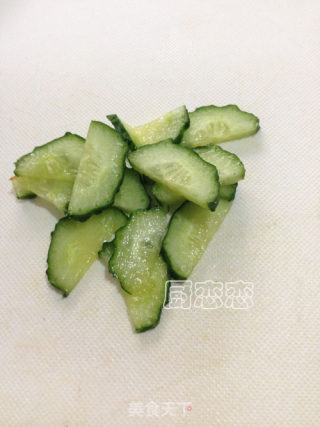 三文鱼沙拉的做法步骤：1