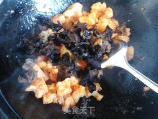 番茄酱炒黑木耳菜花的做法步骤：12