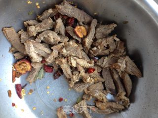 牛肉干的做法步骤：1