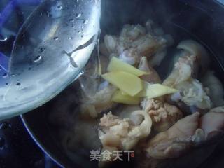 清爽弹滑---蹄花冻的做法步骤：3