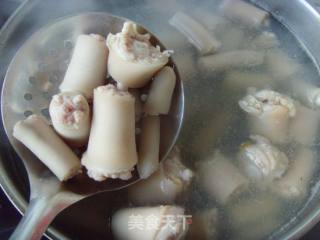 香浓软糯---黄豆焖猪尾的做法步骤：1