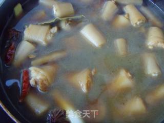 香浓软糯---黄豆焖猪尾的做法步骤：4