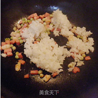 蛋包饭的做法步骤：4