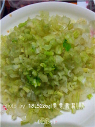 私房菜：泡椒芹菜肉末的做法步骤：2