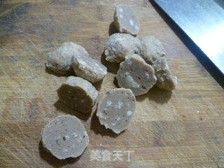 牛肉丸炒花菜的做法步骤：3