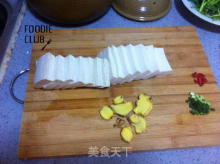 鲜香鲫鱼豆腐汤的做法步骤：2