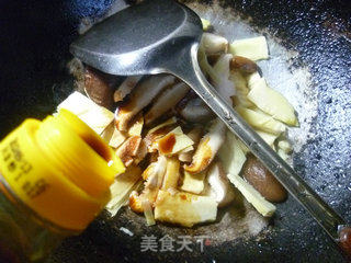 香菇炒冬笋的做法步骤：8
