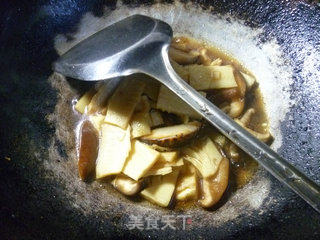 香菇炒冬笋的做法步骤：10