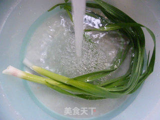 大蒜香干炒猪肺的做法步骤：2