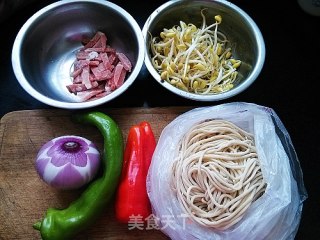 炒拉条的做法步骤：1