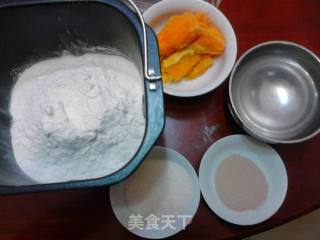 冬天用面包机做—红薯刺猬包的做法步骤：1