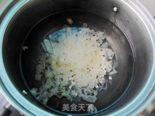 银耳薏米红薯糖水的做法步骤：4