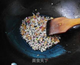 茄汁彩椒炒饭的做法步骤：4