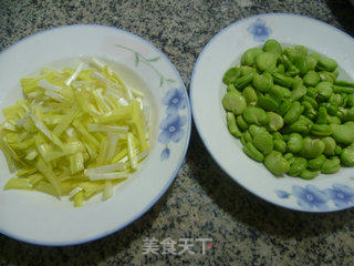韭菜芽炒蚕豆的做法步骤：1