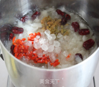 桂花红枣银耳雪梨汤的做法步骤：10