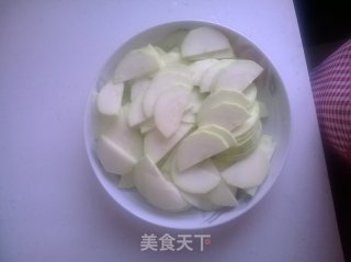 西葫芦炒鸡蛋的做法步骤：2