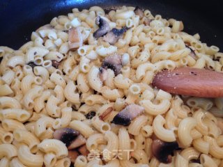 葱油蘑菇拌通心粉的做法步骤：5