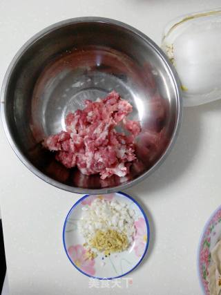 白菜猪肉馅馅饼的做法步骤：2