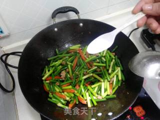 肉末炒蒜苔的做法步骤：7