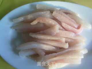 番茄汁浇鲷鱼的做法步骤：2
