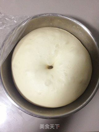 手工揉面----红豆卷面包的做法步骤：5