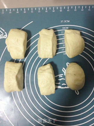 手工揉面----红豆卷面包的做法步骤：6