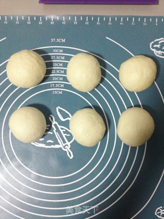 手工揉面----红豆卷面包的做法步骤：7