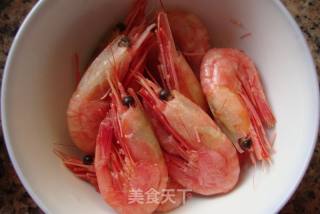 蒜苗炒北极虾的做法步骤：1