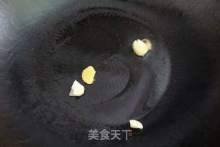 蒜苗炒北极虾的做法步骤：3