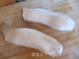 香煎黑椒杏鲍菇的做法步骤：1
