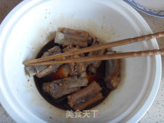 糖醋排骨的做法步骤：3