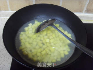 椒盐土豆丁的做法步骤：1