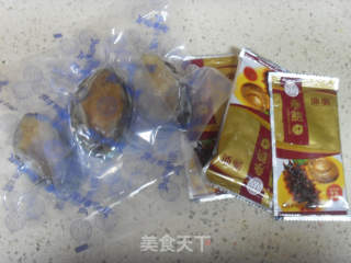 鲍鱼拌饭的做法步骤：1