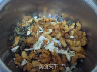 雪里蕻鸡块包的做法步骤：4
