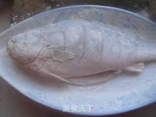 茄汁黄花鱼的做法步骤：2