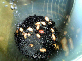 芝麻黑豆浆的做法步骤：3