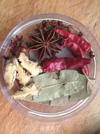 高压锅版红烧肉的做法步骤：2