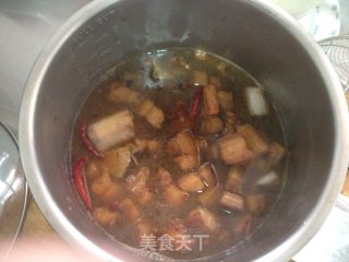 高压锅版红烧肉的做法步骤：6