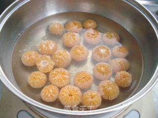 糖水蜜桔的做法步骤：3