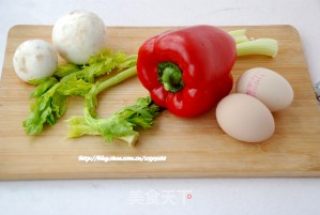口蘑芹菜小蛋饼的做法步骤：1