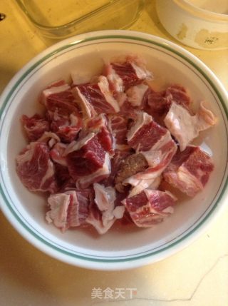 咖喱牛肉的做法步骤：1