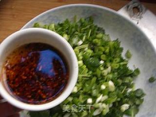香菜拌皮冻的做法步骤：8