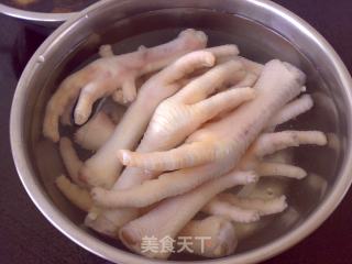 香菇焖鸡爪的做法步骤：3