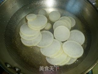 牛肉原汤蒸象牙萝卜的做法步骤：4