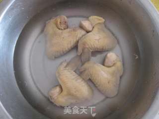 蒜蓉辣酱烧鸡翅的做法步骤：3