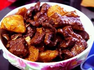 排骨鸡胗压土豆的做法步骤：11