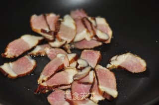 蕨菜炒腊肉的做法步骤：2
