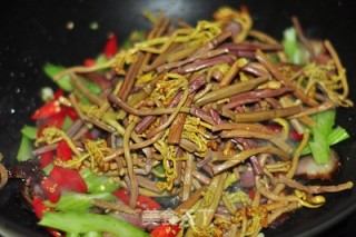 蕨菜炒腊肉的做法步骤：7