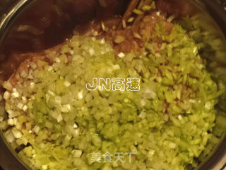 初五迎财神——金钱饺子的做法步骤：4